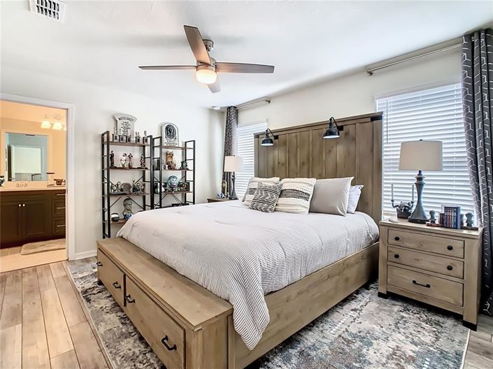 Image No.17-8 Bed Property for sale