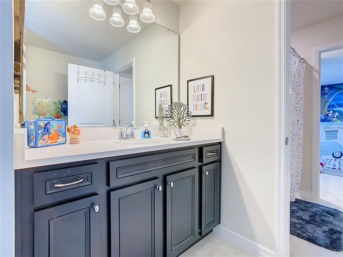 Image No.20-8 Bed Property for sale