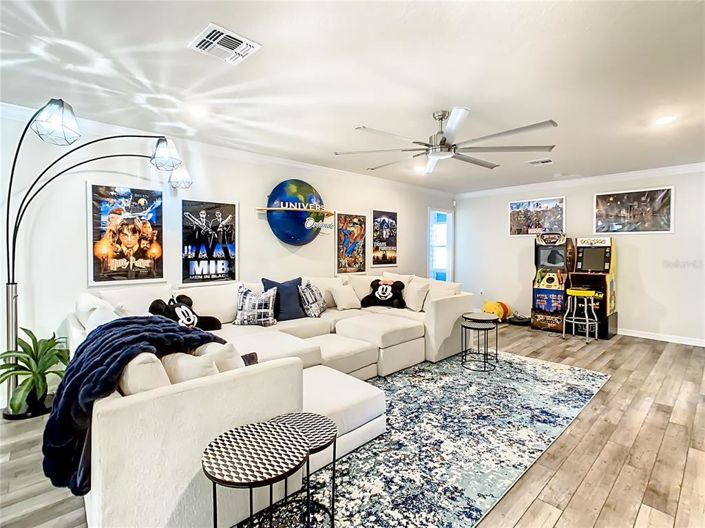 Image No.48-8 Bed Property for sale