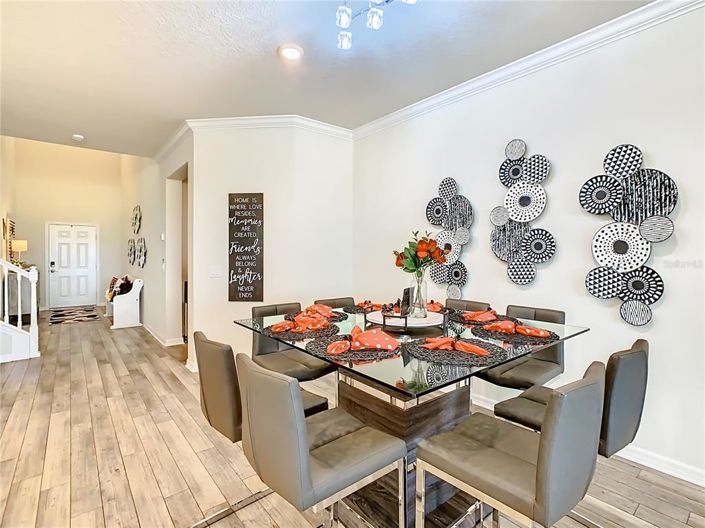 Image No.8-8 Bed Property for sale