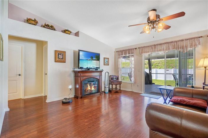 Image No.9-3 Bed Property for sale