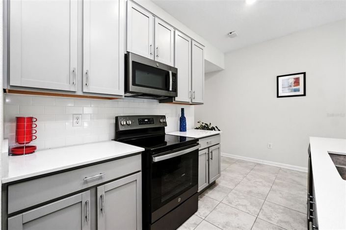 Image No.10-3 Bed Property for sale