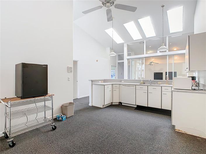 Image No.10-4 Bed Property for sale