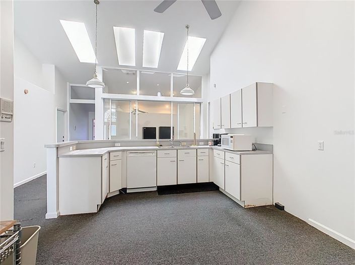 Image No.11-4 Bed Property for sale