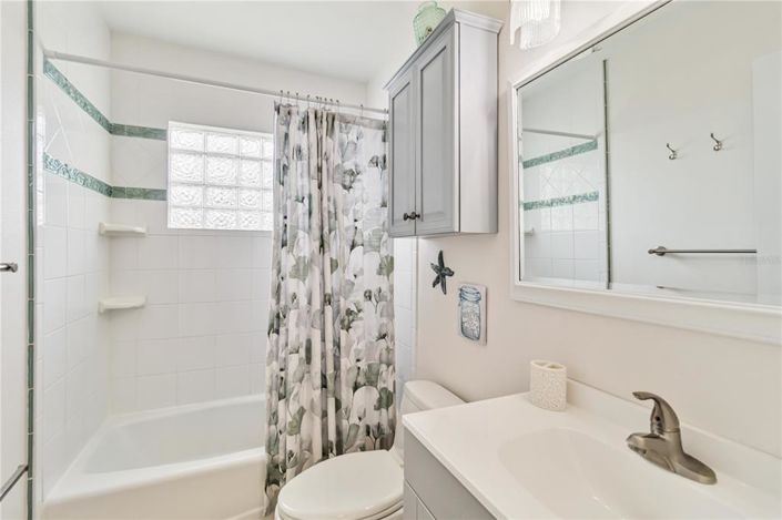 Image No.28-2 Bed Property for sale