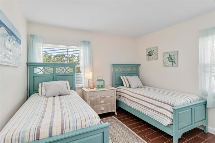 Image No.33-2 Bed Property for sale