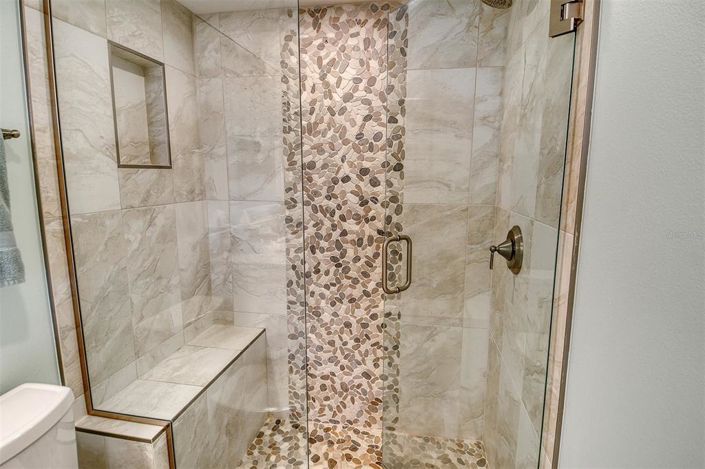 Image No.28-2 Bed Property for sale