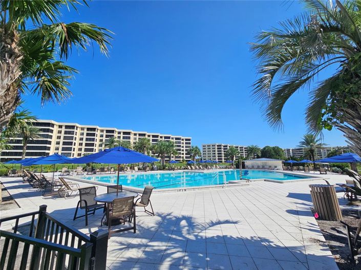 Image No.36-2 Bed Property for sale