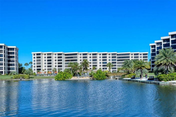 Image No.61-2 Bed Property for sale