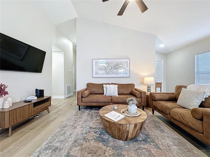 Image No.12-3 Bed Property for sale