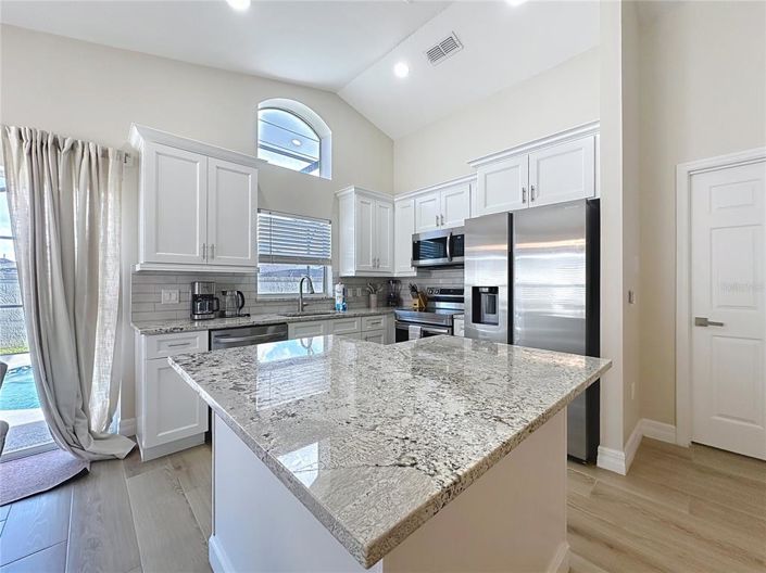 Image No.19-3 Bed Property for sale