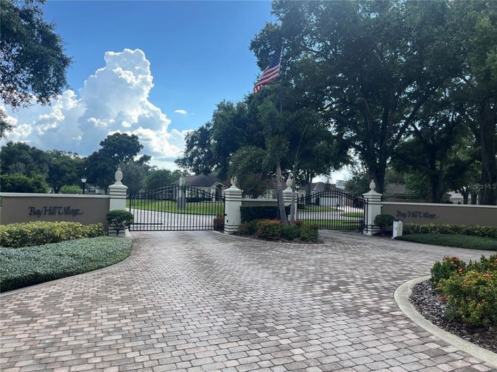 Image No.10-3 Bed Property for sale