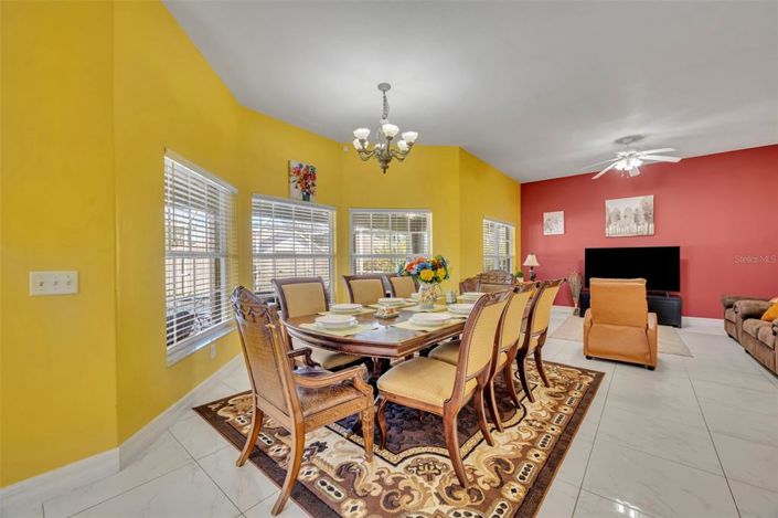 Image No.10-6 Bed Property for sale