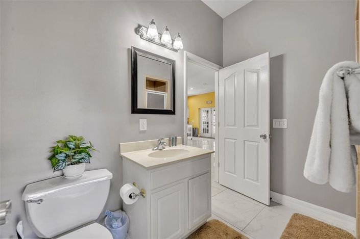 Image No.17-6 Bed Property for sale