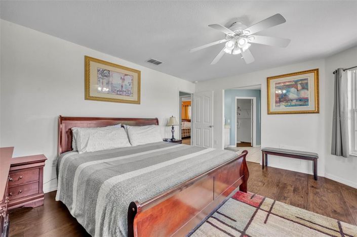 Image No.21-6 Bed Property for sale