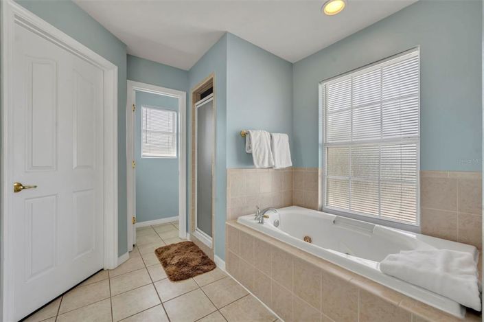 Image No.23-6 Bed Property for sale