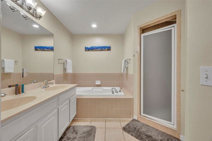 Image No.27-6 Bed Property for sale