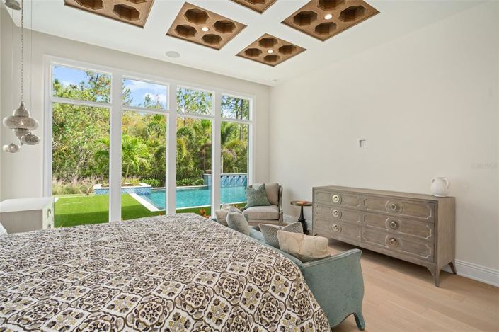 Image No.13-5 Bed Property for sale