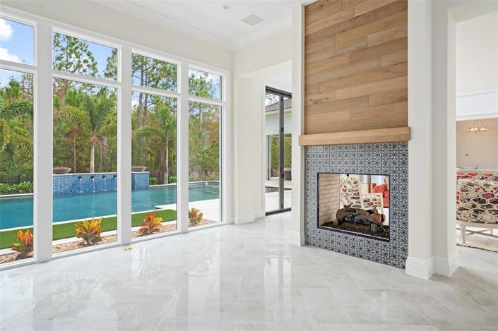 Image No.20-5 Bed Property for sale