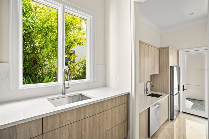 Image No.33-5 Bed Property for sale