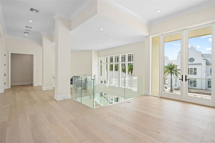 Image No.38-5 Bed Property for sale