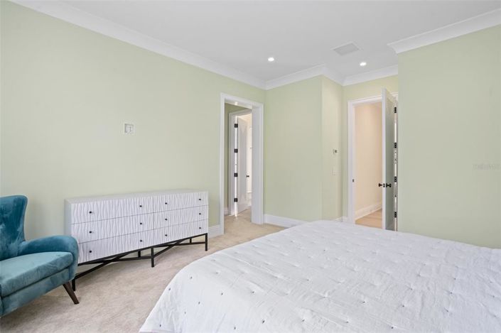 Image No.46-5 Bed Property for sale