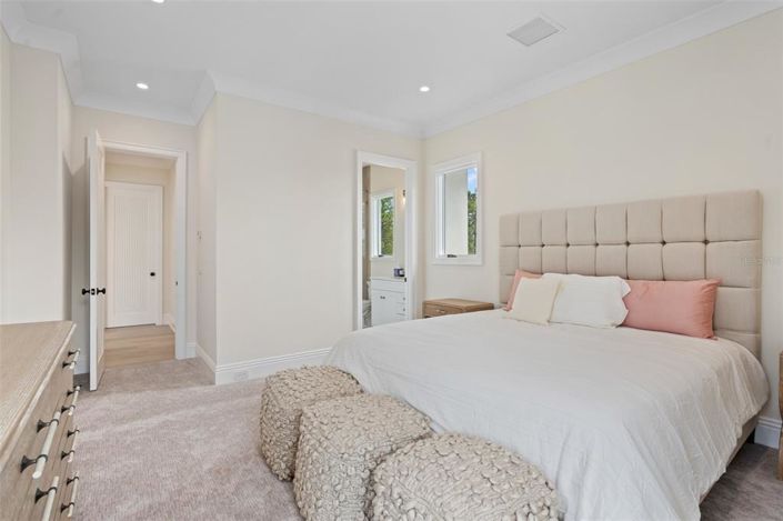 Image No.48-5 Bed Property for sale