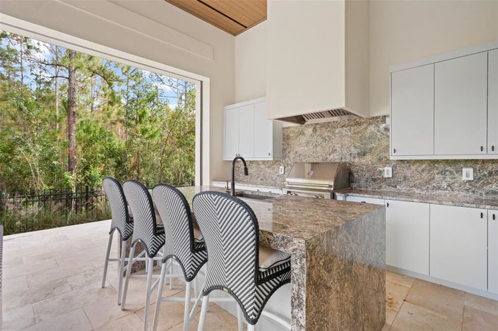 Image No.51-5 Bed Property for sale