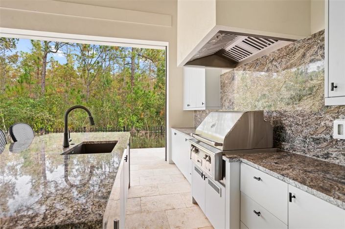 Image No.52-5 Bed Property for sale