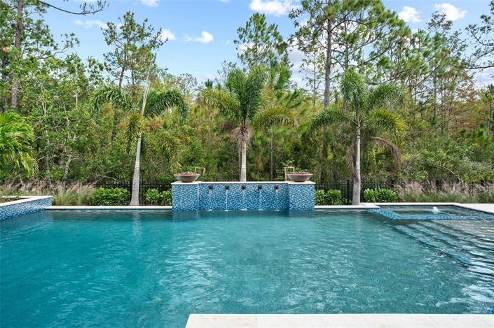 Image No.56-5 Bed Property for sale