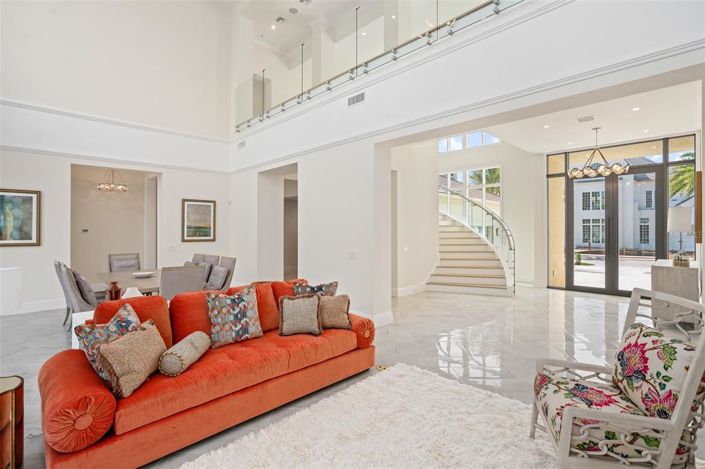 Image No.7-5 Bed Property for sale