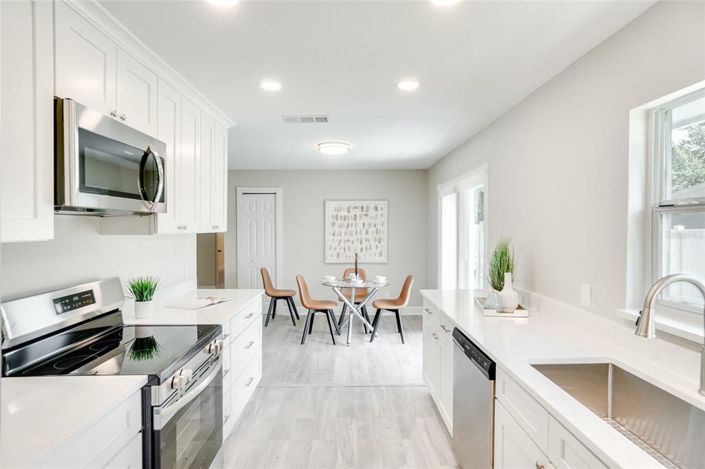 Image No.17-4 Bed Property for sale