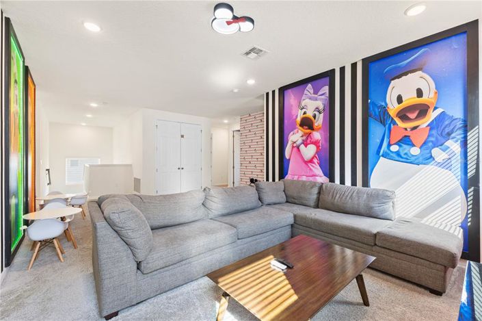 Image No.43-9 Bed Property for sale