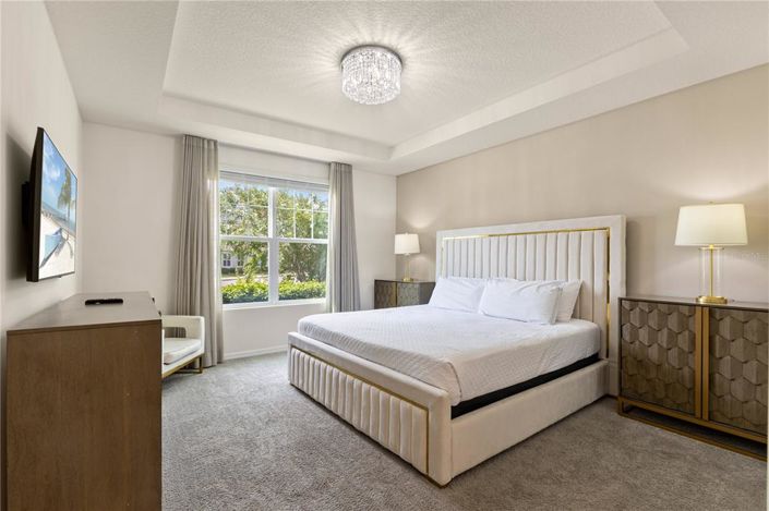 Image No.8-9 Bed Property for sale