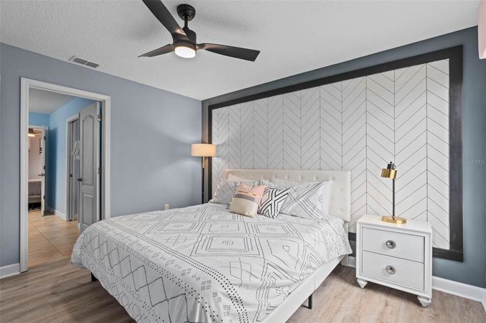 Image No.11-8 Bed Property for sale