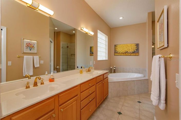 Image No.18-3 Bed Property for sale