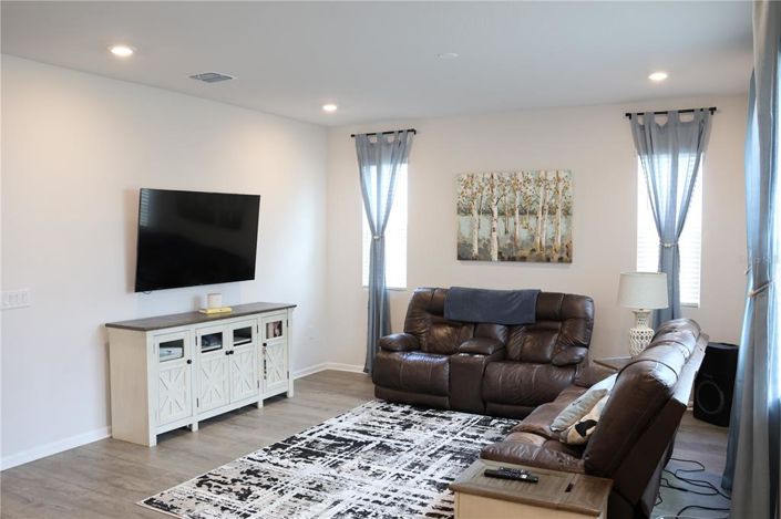 Image No.4-5 Bed Property for sale