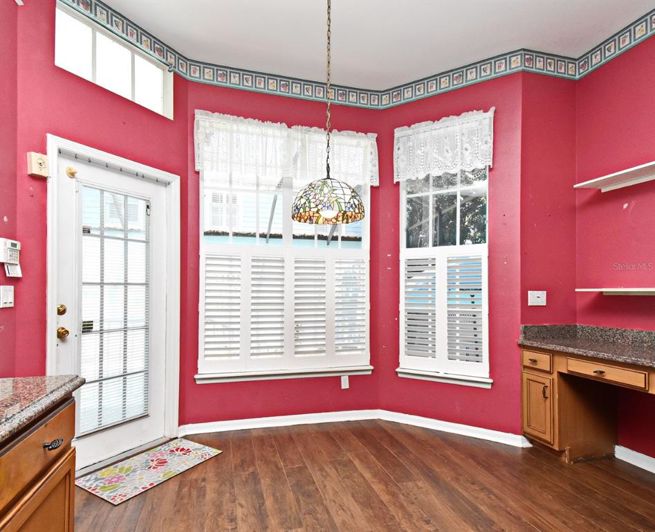 Image No.17-4 Bed Property for sale