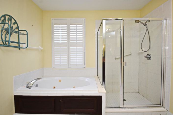 Image No.28-4 Bed Property for sale