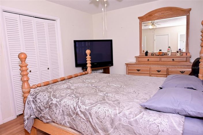 Image No.12-4 Bed Property for sale