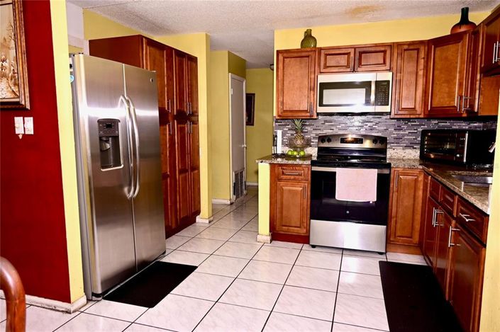 Image No.9-4 Bed Property for sale