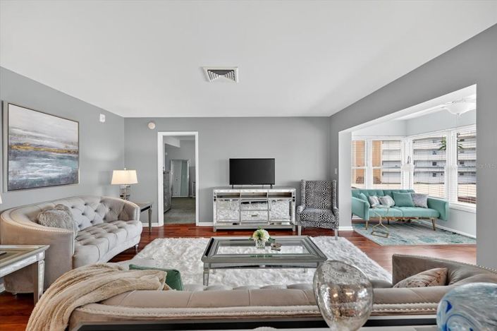 Image No.4-2 Bed Property for sale