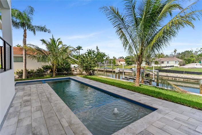 Image No.10-4 Bed Property for sale