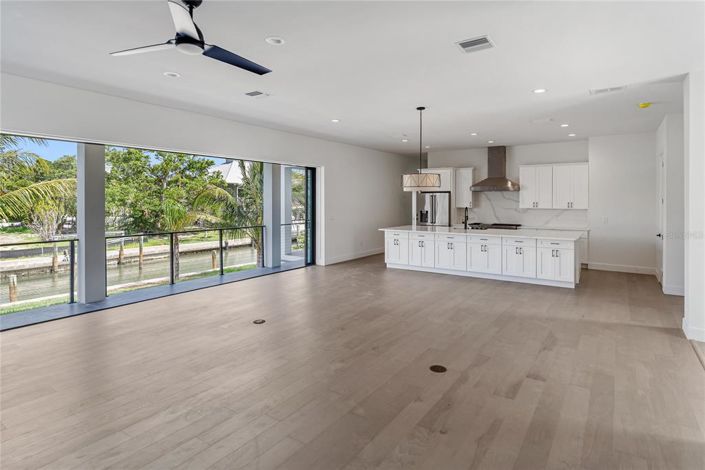 Image No.48-4 Bed Property for sale