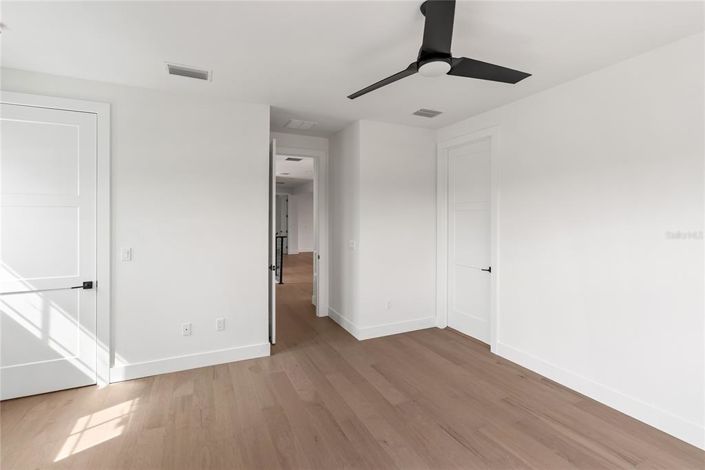 Image No.57-4 Bed Property for sale