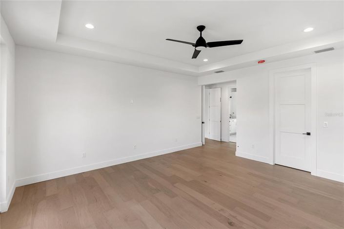 Image No.62-4 Bed Property for sale