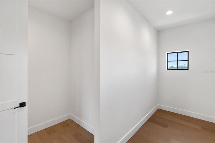 Image No.63-4 Bed Property for sale