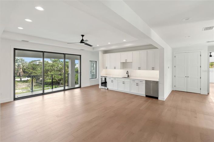 Image No.67-4 Bed Property for sale