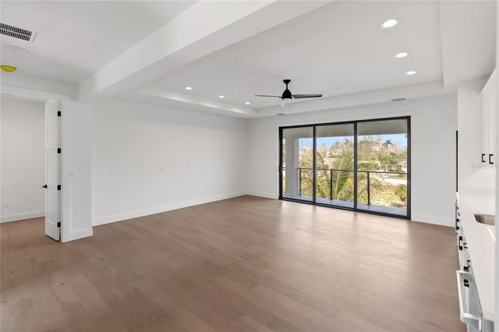 Image No.68-4 Bed Property for sale