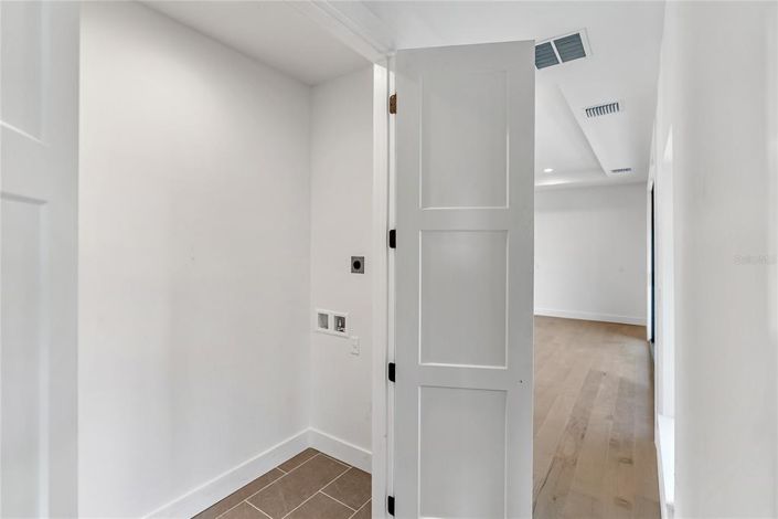 Image No.74-4 Bed Property for sale